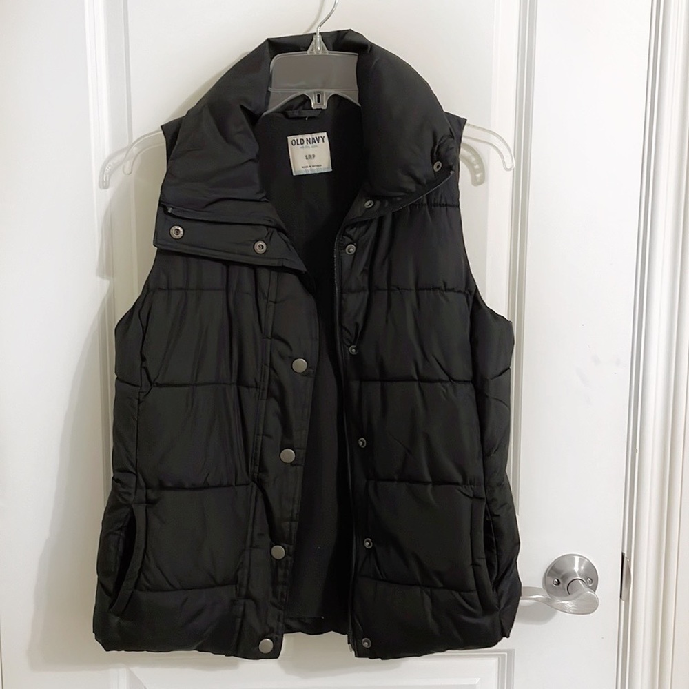 Old Navy Women’s Puffer Vest Black Size Small